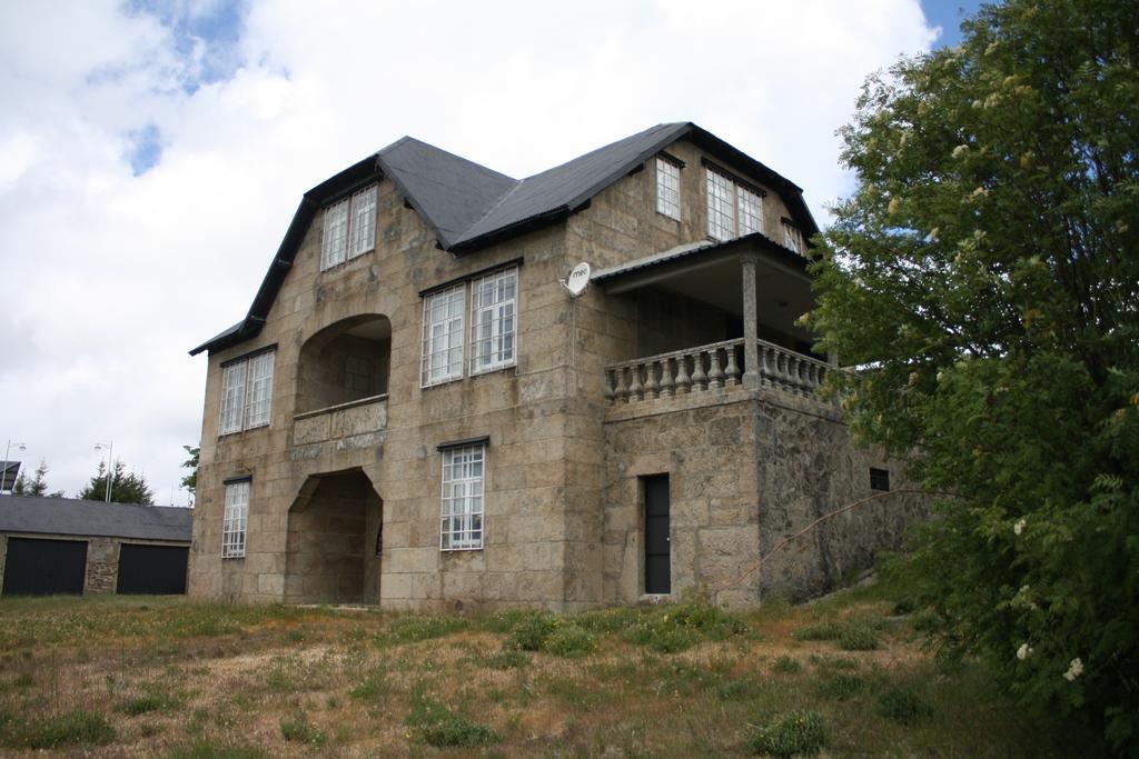 Penhas Da Saude Villa Bagian luar foto